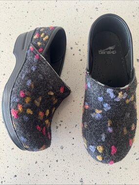 Dansko Gray Wool Felt Textile Clogs Pink Yellow Lavender Dots Slip-On Shoes 37